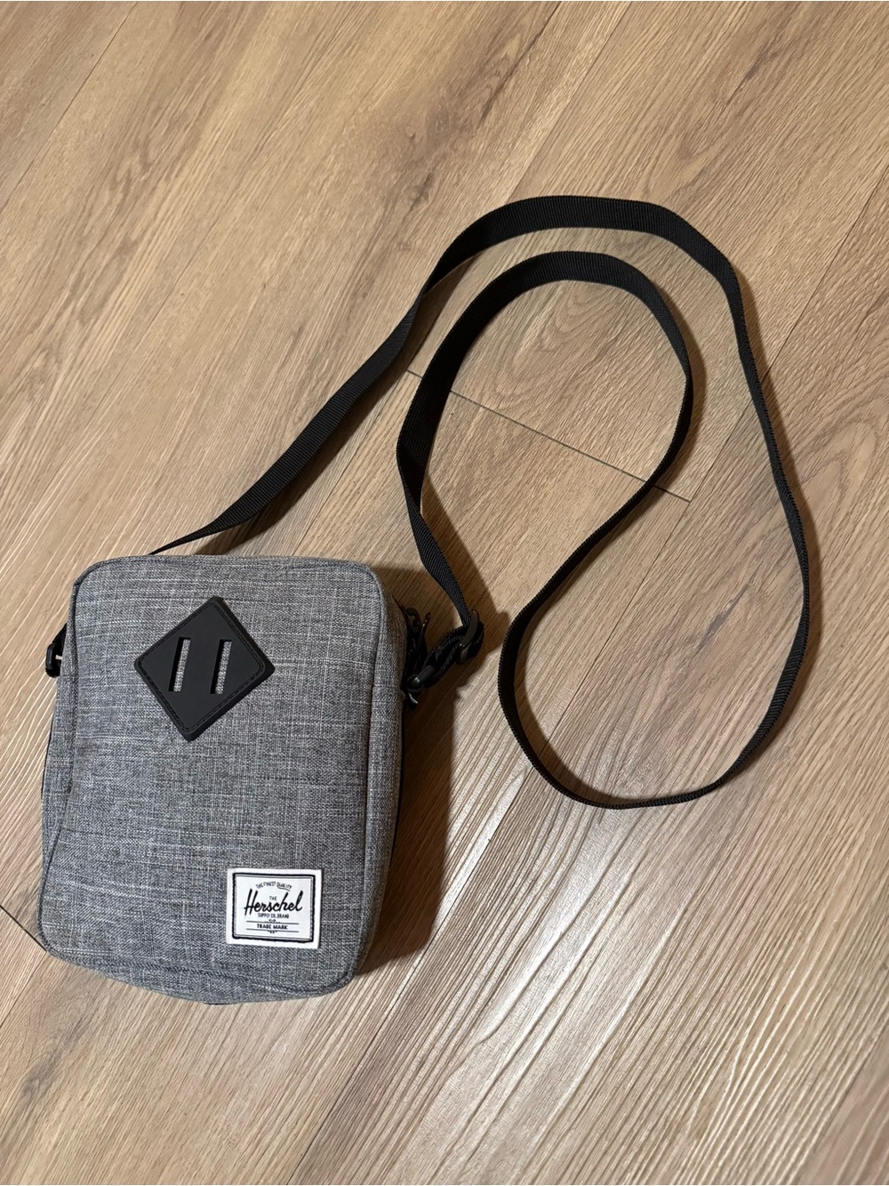 Herschel Heritage Crossbody Bag in Gray Raven Crosshatch